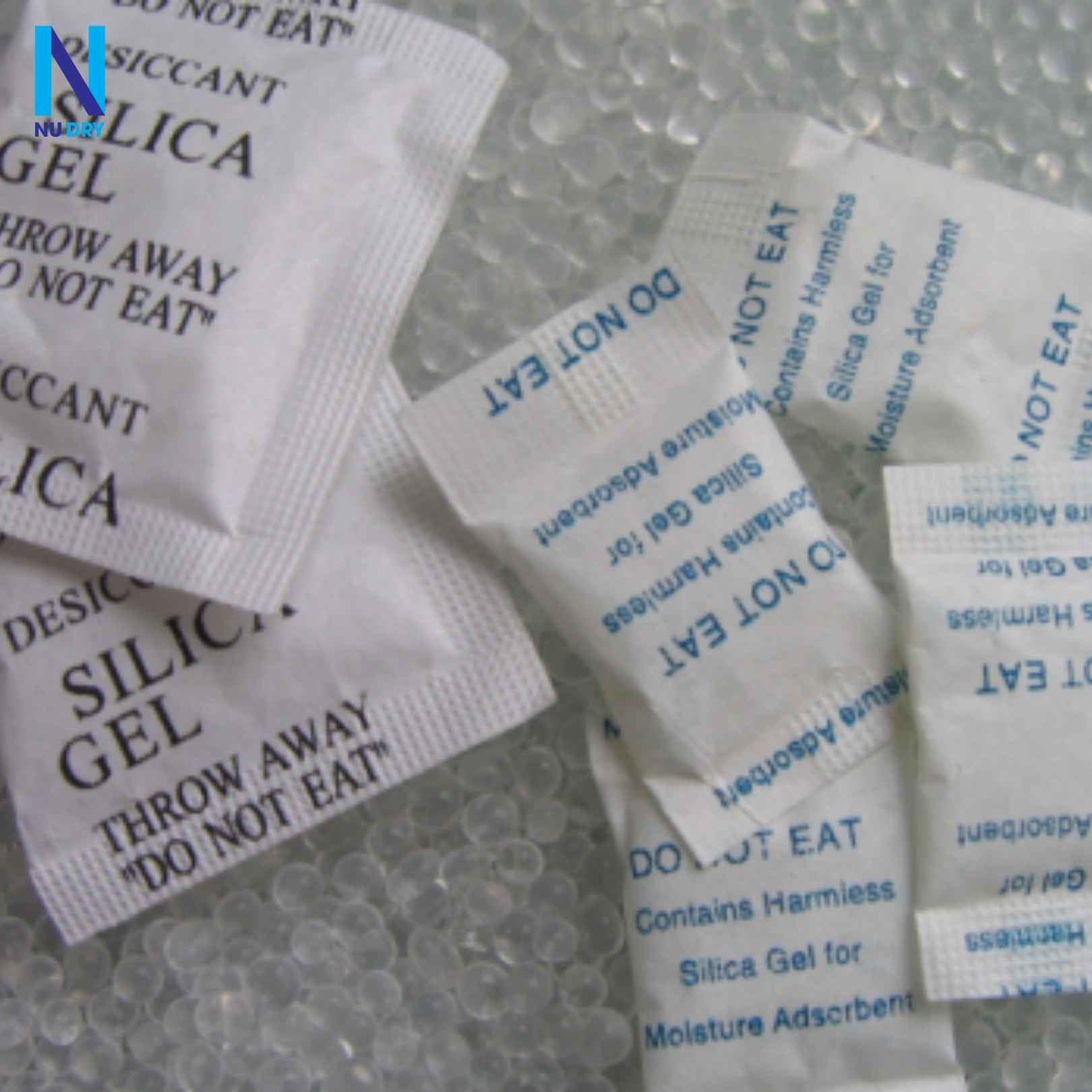 Phòng tránh sự cố ăn phải gói hút ẩm